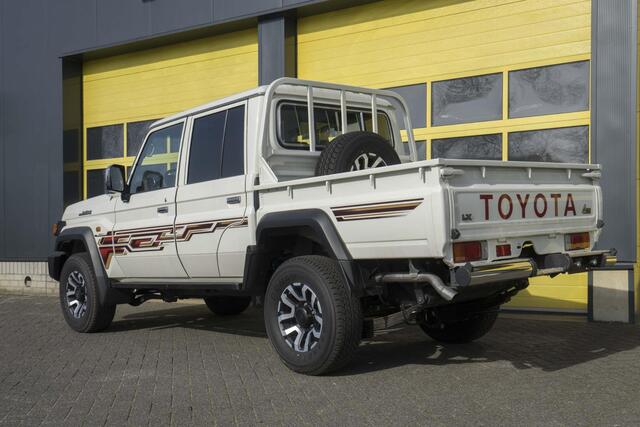 Toyota LAND CRUISER Landcruiser GDJ 79 DC 2.8 D-4D 6 A/T LXZ
