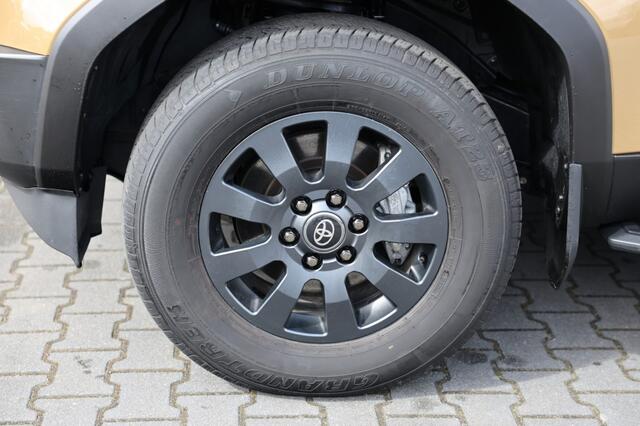 Toyota LAND CRUISER 2.8 D-4D 5DRS *FIRST EDITION* A/T VAN