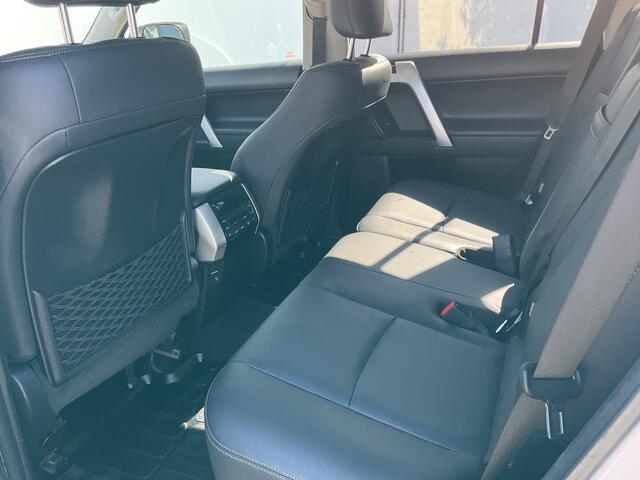 Toyota LAND CRUISER 5-Pers 2.8 D-4D Professional 5p. 360° Leer Stoelverw+koel Trekhaak (3000kg)
