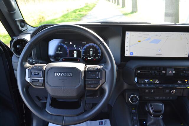 Toyota LAND CRUISER 250 2.8 D-4D Standard Roof Window Van Professional