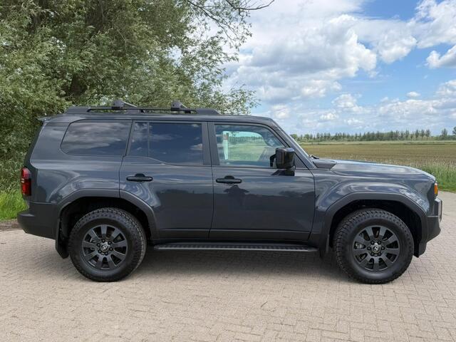 Toyota LAND CRUISER 250 2.8 D-4D Blind Van Navigator
