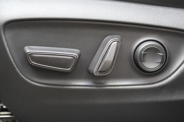 Toyota LAND CRUISER 2.8 D-4D Window Van First Edition | Rijklaar | Trekhaak | Memory | Leder | Stoelkoeling + verw. | Blind Spot | JBL | 360 Camera | HUD