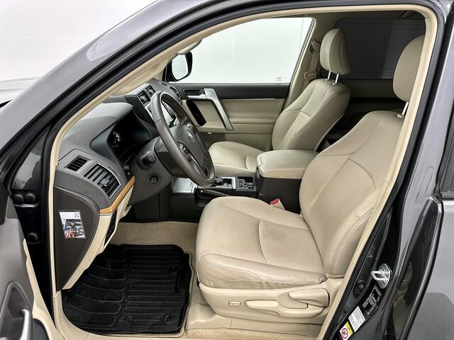 Toyota LAND CRUISER 2.8 D-4D-F Professional High Roof Blind Van NAP Leder Navigatie Trekhaak 3500kg Camera Stoelverwarming Euro 6