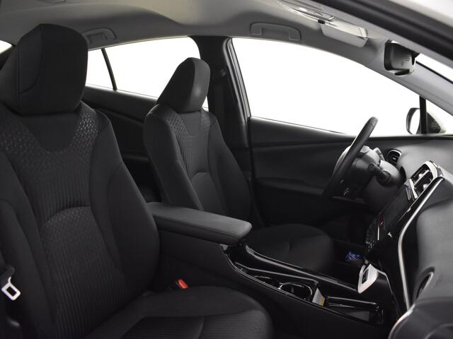 Toyota PRIUS 1.8 Dynamic | Trekhaak | JBL | Stoelverwarming | Parkeersensoren
