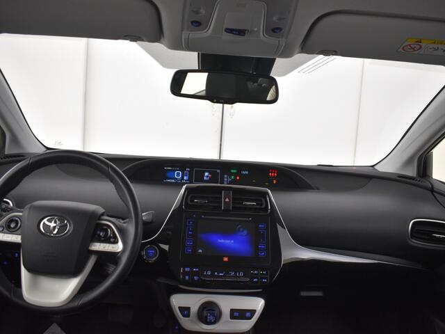Toyota PRIUS 1.8 Dynamic | Trekhaak | JBL | Stoelverwarming | Parkeersensoren