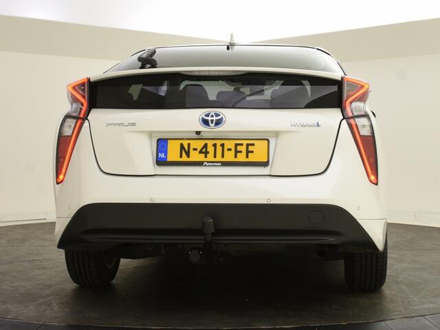 Toyota PRIUS 1.8 Dynamic | Trekhaak | JBL | Stoelverwarming | Parkeersensoren