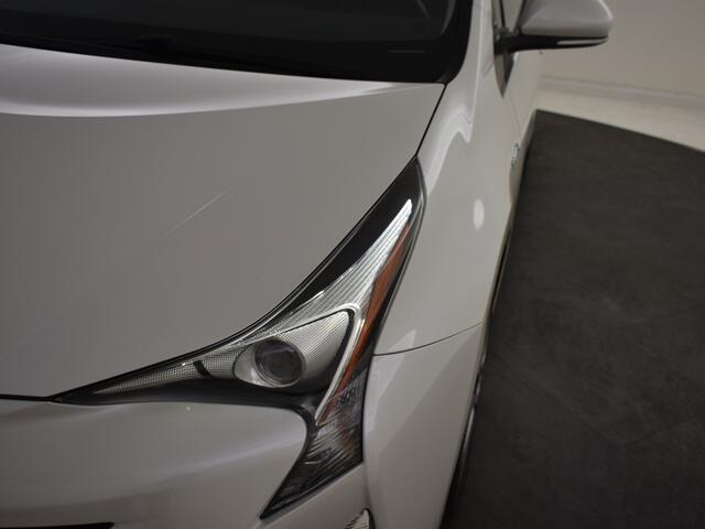 Toyota PRIUS 1.8 Dynamic | Trekhaak | JBL | Stoelverwarming | Parkeersensoren