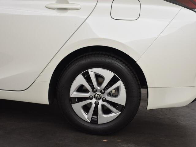 Toyota PRIUS 1.8 Dynamic | Trekhaak | JBL | Stoelverwarming | Parkeersensoren