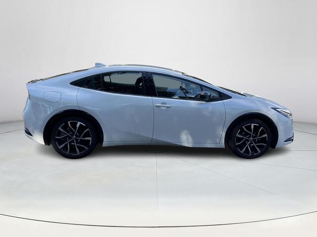 Toyota PRIUS 2.0 Plug-in Executive | 19 inch | Parelmoer lak | CarPlay | Android Auto