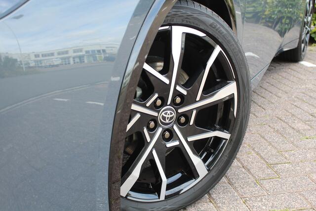 Toyota PRIUS 2.0 Plug-in Hybrid Executive | Rijklaar | Pano | Navi | Camera | Stoel-/stuurverwarming | Blind Spot