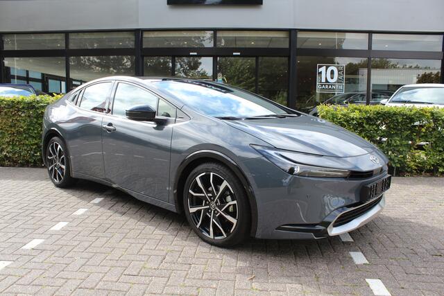 Toyota PRIUS 2.0 Plug-in Hybrid Executive | Rijklaar | Pano | Navi | Camera | Stoel-/stuurverwarming | Blind Spot