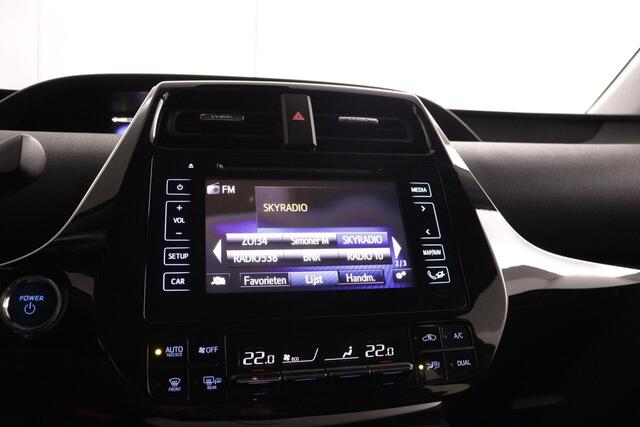 Toyota PRIUS 1.8 Dark Edition | Navigatie | Parkeer sensoren | head-up display |