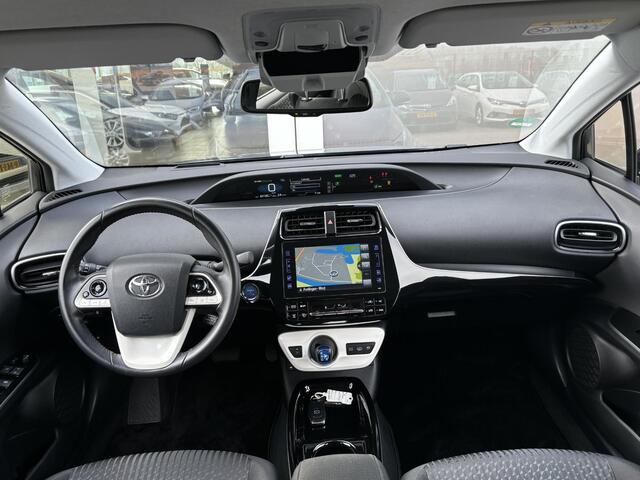 Toyota PRIUS 1.8 Plug-in Dynamic edition | NL-auto | BTW auto | Navigatie | HUD | Dodehoek detectie | Matrix LED | Winter pakket | Adaptive cruise control | Stoelverwarming | Climate control | PHEV |