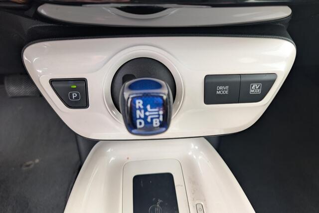 Toyota PRIUS 1.8 Executive |slechts 79.332 KM!|Steunhaak|Leer|Stoelverwarming|HUD|