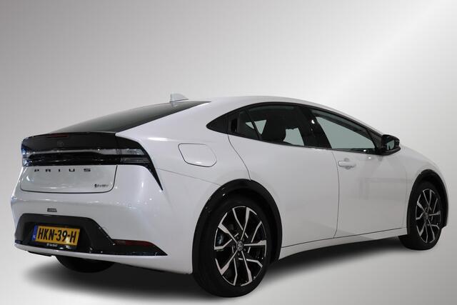 Toyota PRIUS Plug-in Hybrid 220 Executive, Blind Spot, Apple Carplay & Android Auto, Stoel & Stuur verwarming, Parkeersensoren!