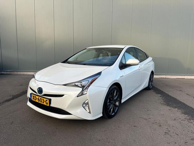 Toyota PRIUS 1.8 Black Edition CAMERA | LEDER | TREKHAAK | HEAD UP !