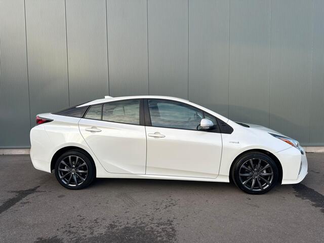 Toyota PRIUS 1.8 Black Edition CAMERA | LEDER | TREKHAAK | HEAD UP !