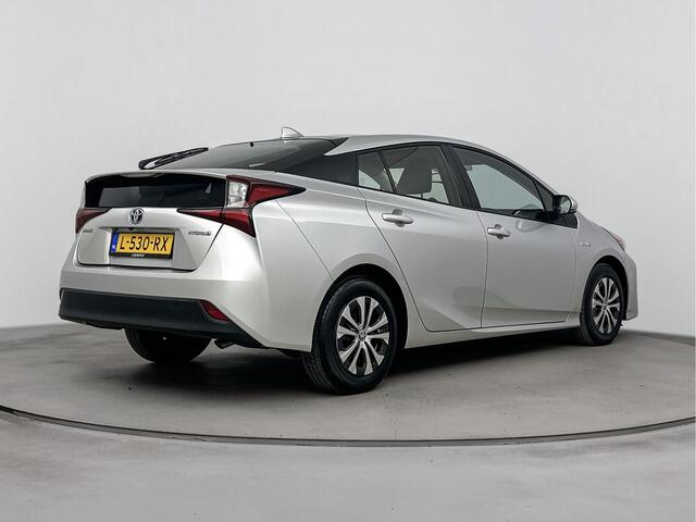 Toyota PRIUS 1.8 Hybrid Dynamic | NL-Auto | JBL-Audio | Navigatie | Dodehoek-Detectie |