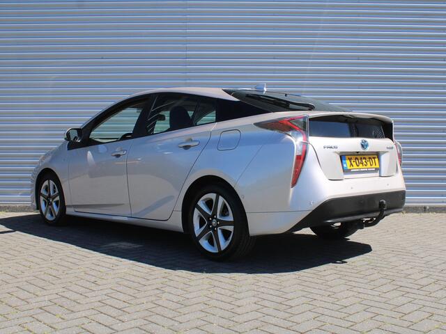Toyota PRIUS 1.8 Executive | Trekhaak | Stoelverwarming | Camera | Leer | Dodehoek detectie | JBL audio | HUD | 17" LM | Navi | LED | Cruise adapt. | Incl. winterset |