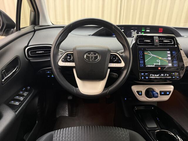 Toyota PRIUS 1.8 White Edition Adaptive Cruise / HUD / Keyless / Stoelverwarming / JBL / Camera / Navigatie / 17'' LMV
