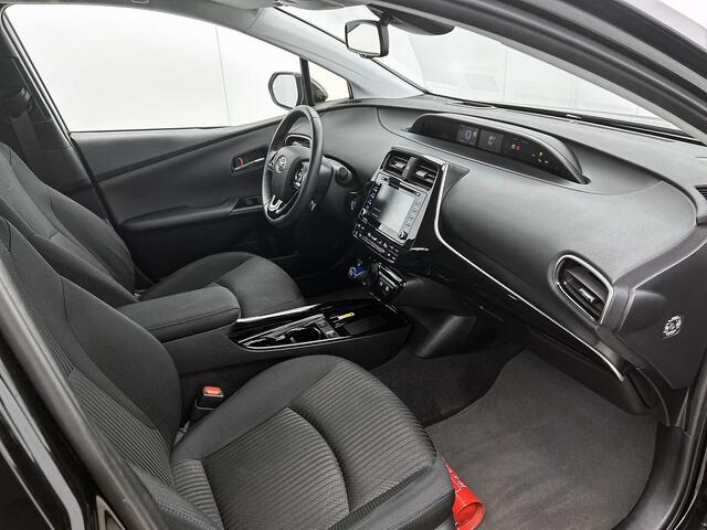 Toyota PRIUS 1.8 Executive | BTW Voertuig | Dealer Onderhouden | JBL | Head-Up Display | Dodehoek detectie | Parkeersensoren voor+achter met assistent | Stoelverwarming | Navigatie | Achteruitrijcamera | DAB