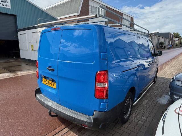 Toyota PROACE Worker 2.0 D-4D Cool Comfort Long 72.883km NAP 2017 Koude airco, 100% dealer onderhouden!!! Rekeningen zijn aanwezig.
