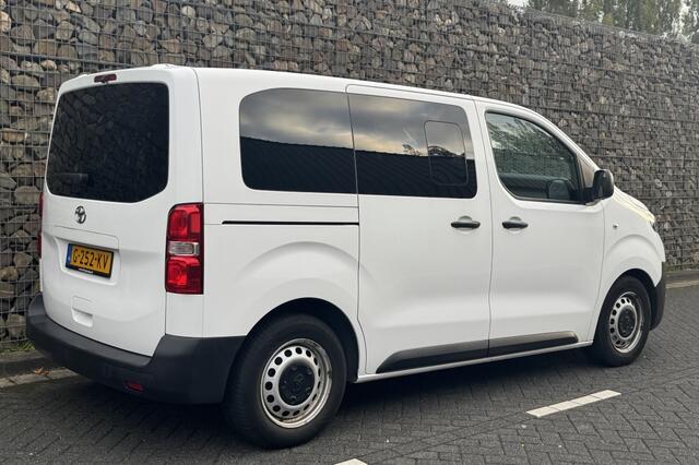 Toyota PROACE 1.5 D 9 persoons incl BTW & BPM