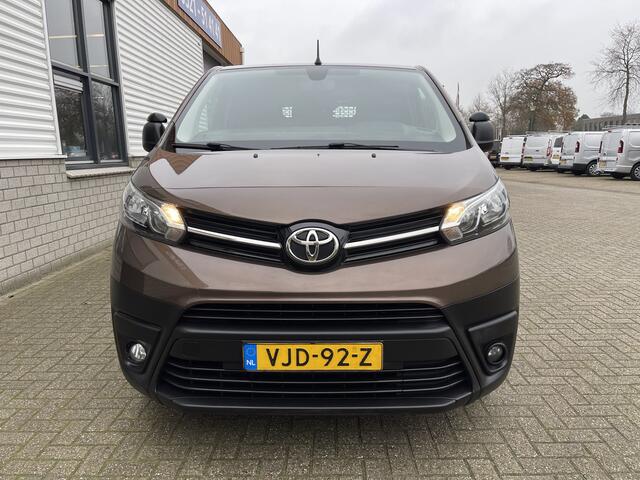 Toyota PROACE Compact 2.0 D-4D 122pk automaat Navigator L1H1 / vaste prijs rijklaar ¤ 16.950 ex btw / lease vanaf ¤ 285 / bruin metallic / euro 6 diesel / bpm vrij / airco / cruise / navi / trekhaak / pdc !