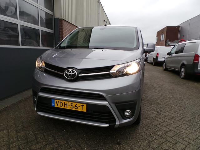 Toyota PROACE Worker 2.0 D-4D Creator Long Airco,Cruise,Pdc,Lmv,trekhaak diversen gebruikerssporen