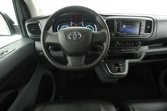 Toyota PROACE Standard Range 50 kWh L1H1 | Snelladen | SOH 94% | Airco | Cruise | Carplay | Trekhaak | 3 Zits | Imperiaal | Parkeersens.