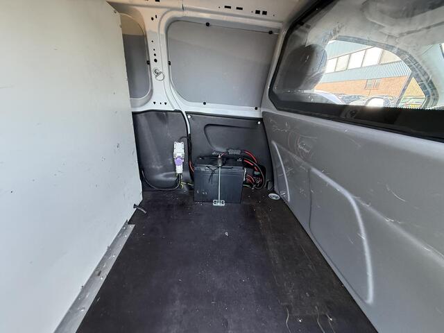 Toyota PROACE CITY 1.5 D-4D Prof Long VEBA BOX KLIMAAT KAST MEDICATIE