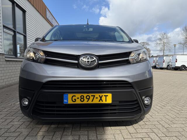 Toyota PROACE Shuttle 2.0 D-4D automaat Navigator Medium L3H1 / 9 persoons / euro 6 diesel / bpm vrij / vaste prijs rijklaar ¤ 19.950 incl btw / inclusief een nieuwe distributie riem / isofix !