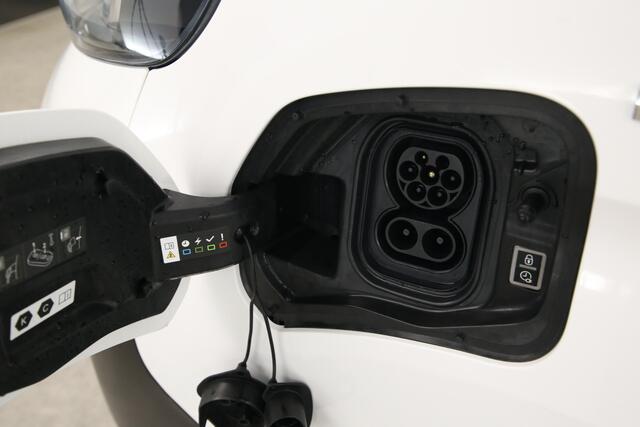 Toyota PROACE Electric Worker Standard Range L2H1 50 kWh | SOH 94% | Snelladen | Airco | Cruise | 3-Zits | Carplay | Navigatie