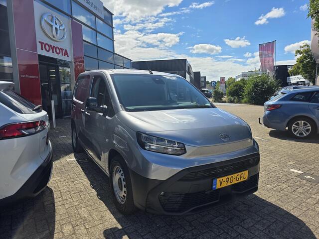Toyota PROACE City 50 kWh 136pk Challenger Apple & Android auto | Cruise controle | Stoelverwarming | Parkeer sensoren| Laadvloer | Demo voordeel!