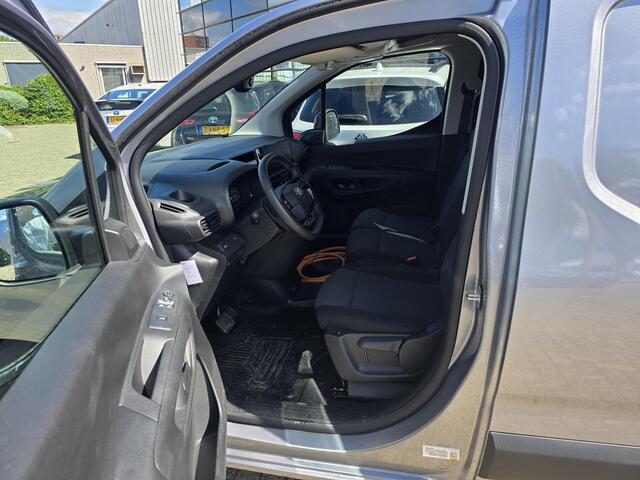 Toyota PROACE City 50 kWh 136pk Challenger Apple & Android auto | Cruise controle | Stoelverwarming | Parkeer sensoren| Laadvloer | Demo voordeel!