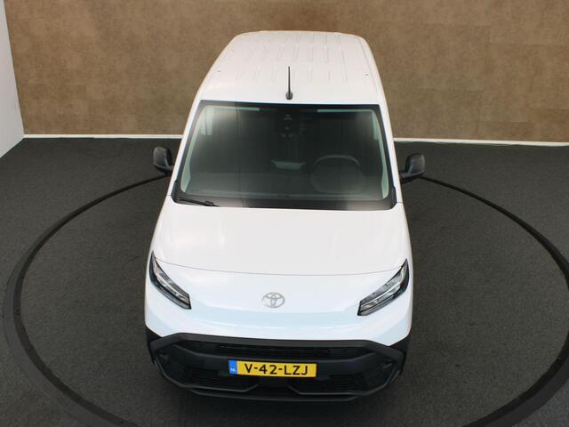 Toyota PROACE CITY Electric Challenger 50 KWH - NIEUW UIT VOORRAAD LEVERBAAR - 2 DEUREN ACHTER - 1 SCHUIFDEUR - 2 PERSOONS UITVOERING - AIRCO - BLUETOOTH - PARKEERSENSOREN ACHTER - MIDDENARMSTEUN - CENTRALE VERGRENDELING MET AFSTANDSBEDIENING - DAB AUDIO