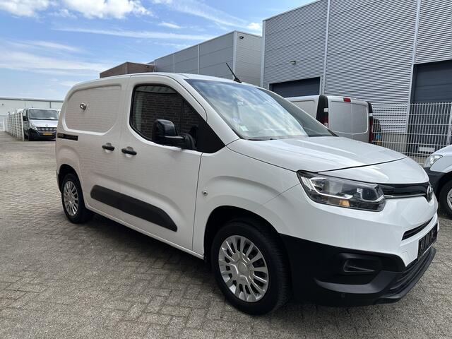 Toyota PROACE CITY 1.2 Benzine Automaat Airco,Cruise,Navi,Pdc 3 persoons