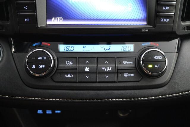 Toyota RAV4 2.5 Hybrid Style |Parkeer sensoren V+A | Blindspot| Trekhaak |