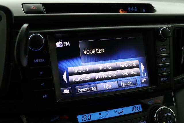 Toyota RAV4 2.5 Hybrid Style |Parkeer sensoren V+A | Blindspot| Trekhaak |