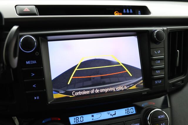 Toyota RAV4 2.5 Hybrid Style |Parkeer sensoren V+A | Blindspot| Trekhaak |