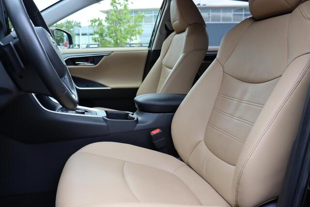 Toyota RAV4 2.5 Hybrid AWD Executive Beige Leder, Premium pack , Trekhaak, NL geleverd auto, JBL audio, BSM!