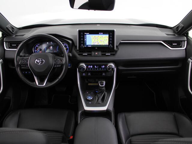 Toyota RAV4 2.5 Hybrid AWD Executive Black Edition | Panoramadak | Blind Spot | 360 Camera | Parkeersensoren |