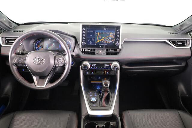 Toyota RAV4 2.5 Plug-in Hybrid AWD Bi-Tone Plus | Parkeersensoren | JBL-Audio | Navigatie | Climate Control | Stoelverwarming | Draadloze telefoonlader | Dodehoek Ass. | 360 Camera | Wacht met adverteren, Ruiling 26-08