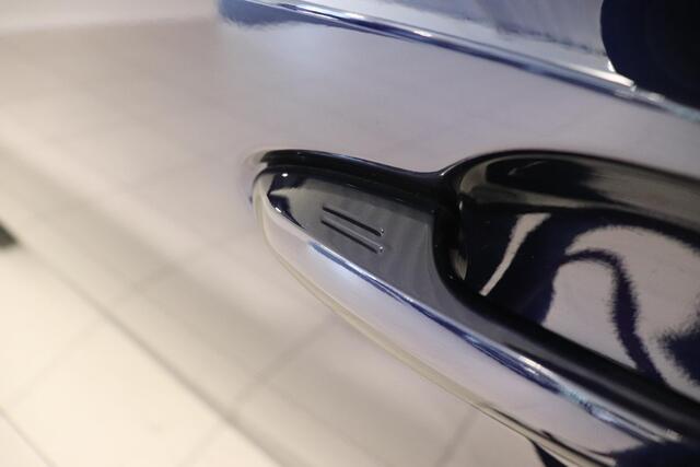 Toyota RAV4 2.5 Plug-in Hybrid AWD Bi-Tone Plus, Pano, JBL, BSM, Alarm Klasse 3, Trekhaak!
