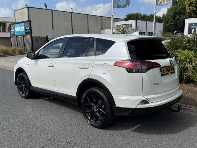 Toyota RAV4 2.5 Hybrid AWD Style 197PK LederoTrekhaak