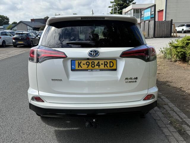 Toyota RAV4 2.5 Hybrid AWD Style 197PK LederoTrekhaak