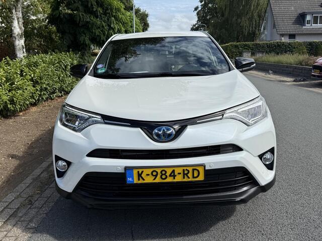 Toyota RAV4 2.5 Hybrid AWD Style 197PK LederoTrekhaak