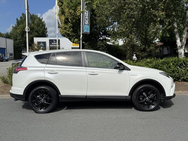 Toyota RAV4 2.5 Hybrid AWD Style 197PK LederoTrekhaak