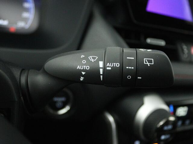 Toyota RAV4 2.5 Plug-in Hybrid AWD Limited Edition | All-season banden | Treeplanken | Spatlappen | Panoramadak |