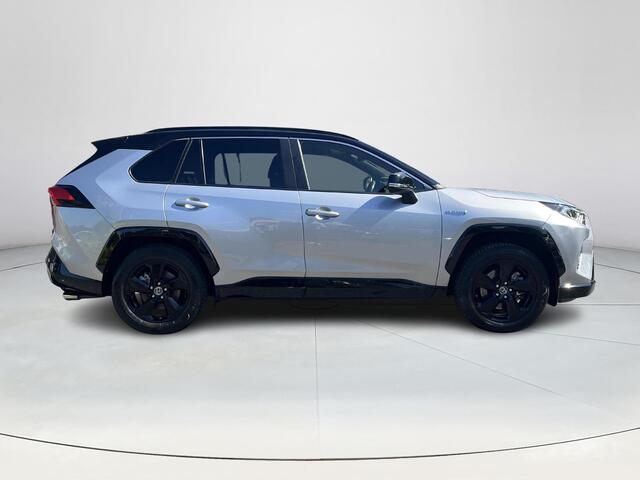 Toyota RAV4 2.5 Hybrid AWD Bi-Tone | Trekhaak | Panoramadak | JBL audio | Dode hoek waarschuwing |
